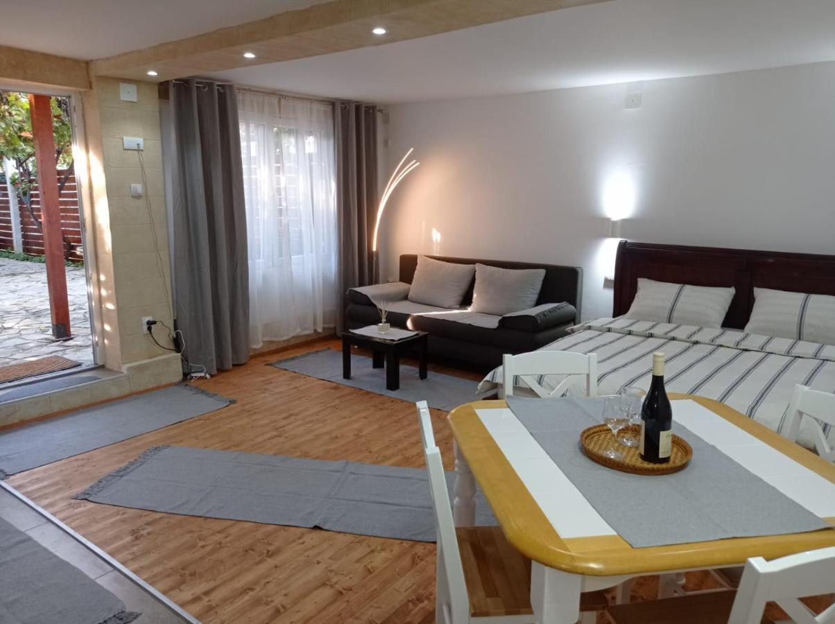 Meda Apartment Belgrado Esterno foto